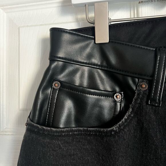 Abercrombie 90s Relaxed High Rise Jean Curve Love 32 Black Denim women's NWT - Picture 5 of 8